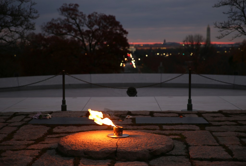 JFK gravesite eternal flame